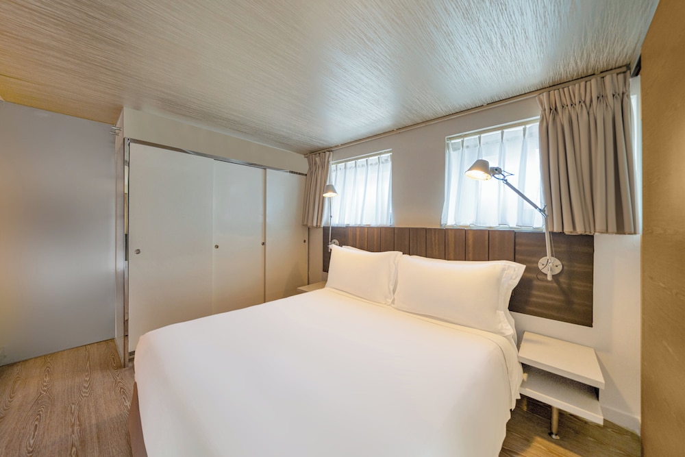 2 BEDROOMS, LOFT, DELUXE