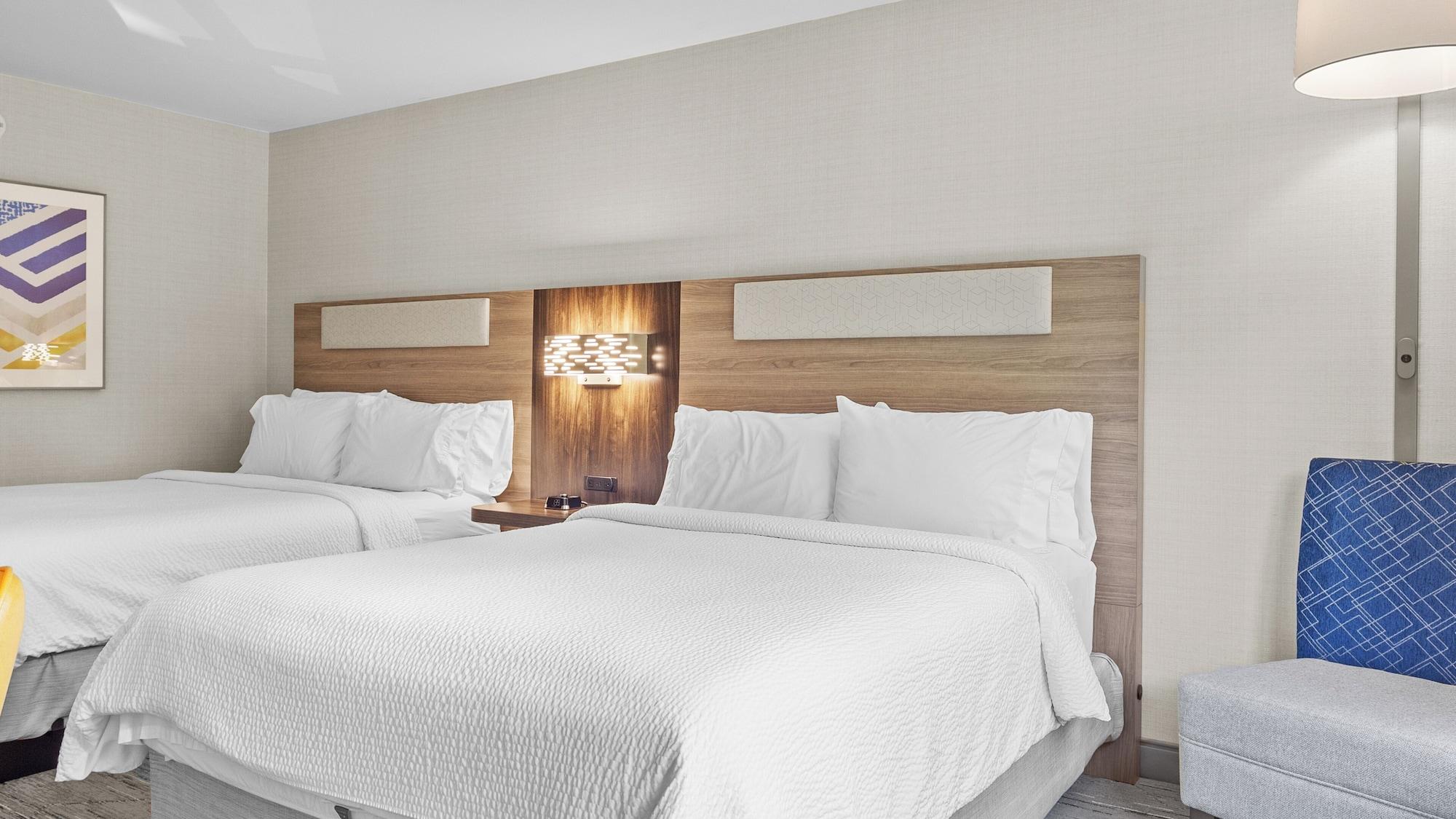 Suite, Multiple Beds، Holiday Inn Express Hotel And Suites Manchester Airport 5/10