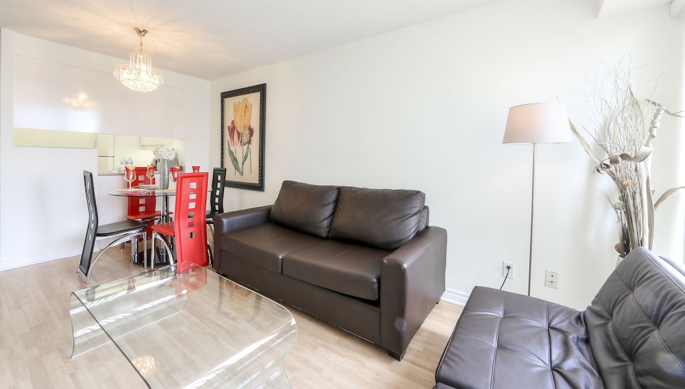 Canada Suites on Bay 32/50