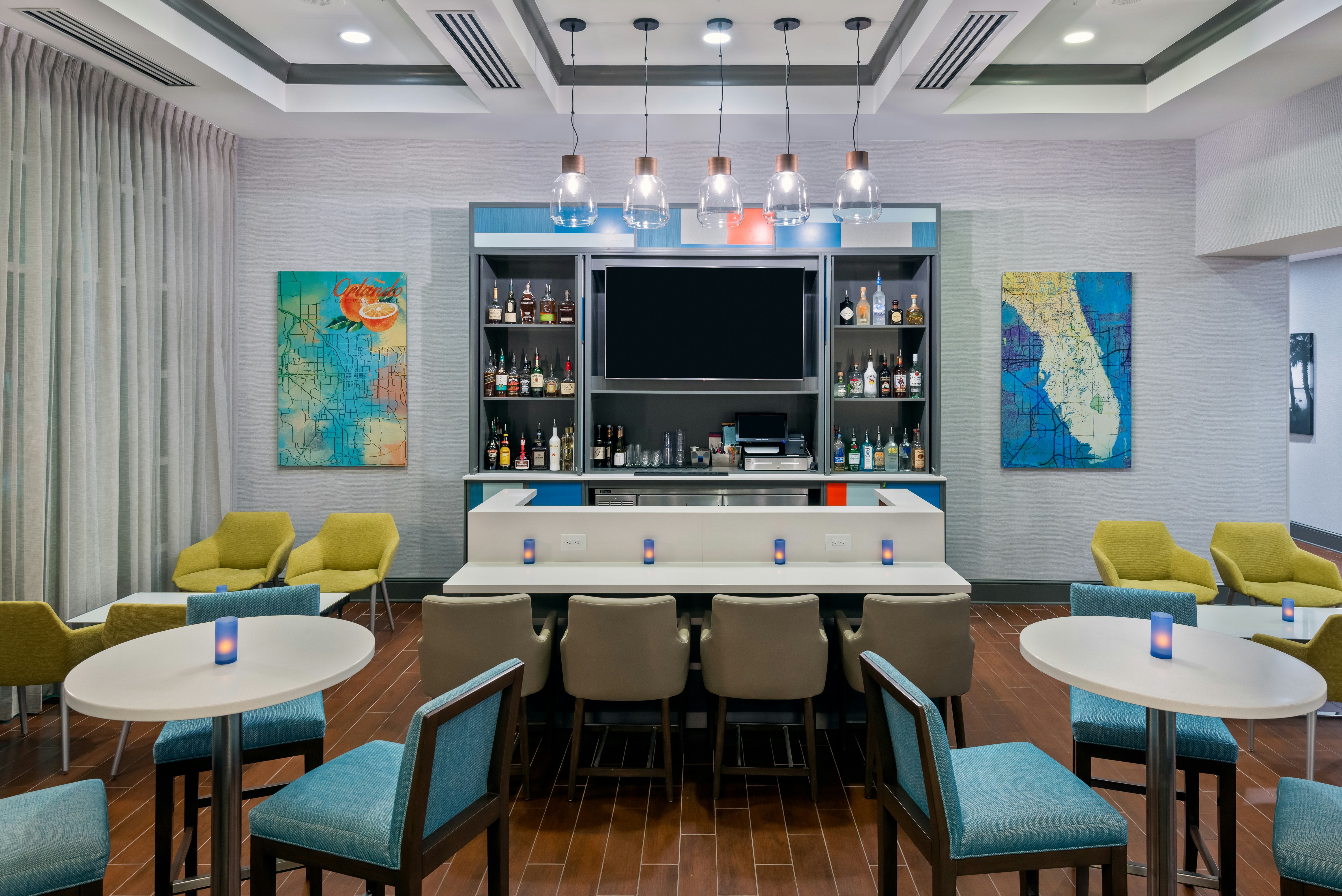 Hampton Inn & Suites Orlando Airport @ Gateway Village FL 36/58