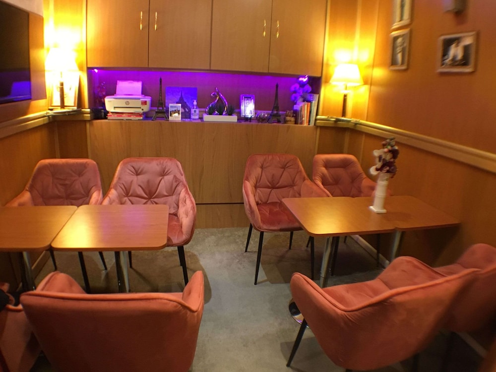 LE NOUVEL HOTEL DU THEATRE 42/48