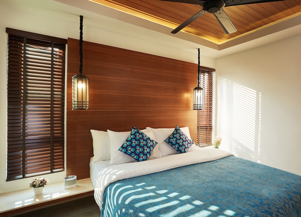 Villa, King and Queen Bed, Pool Access