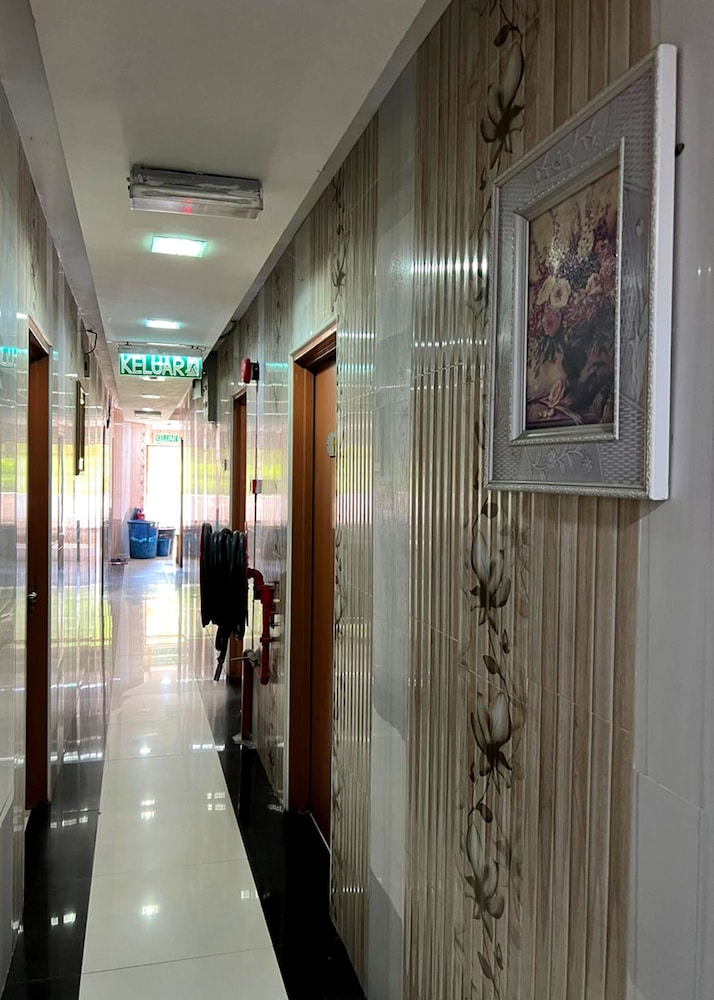 NEW WAVE HOTEL RAWANG photo2