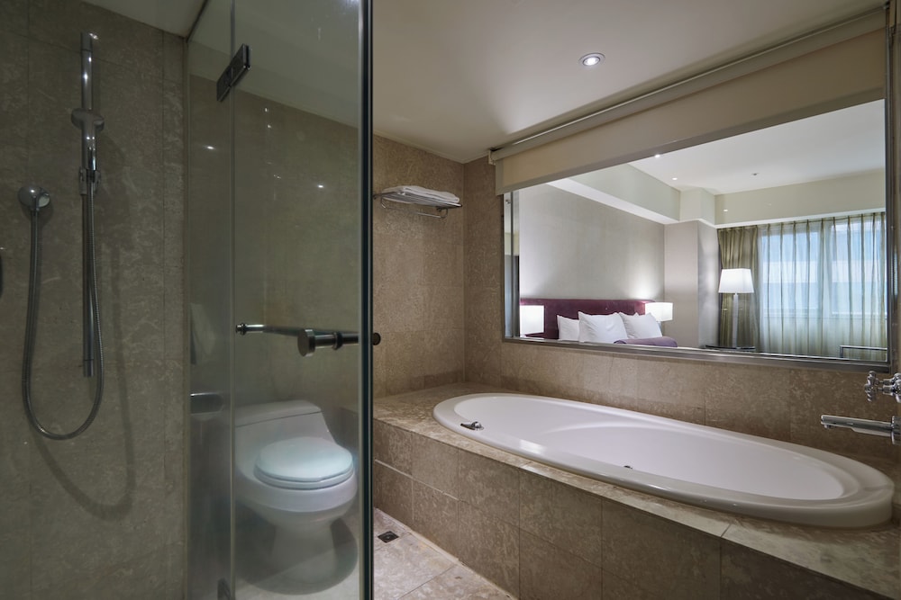 Executive, Queen Bed, K Hotels Yungho 7/10