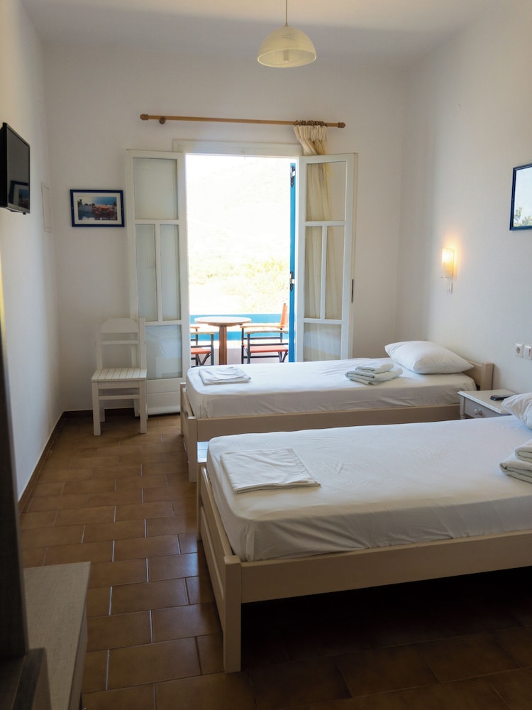 Golden Sun Hotel 16/56