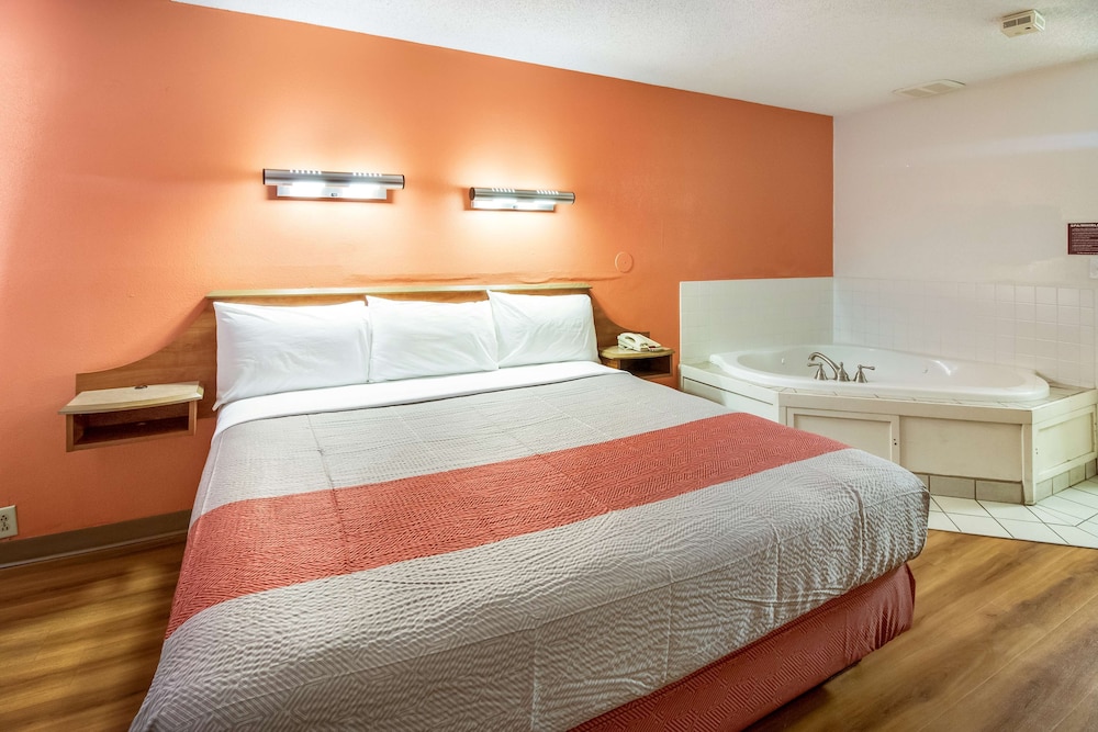 Motel6 Dayton Englewood 11/21