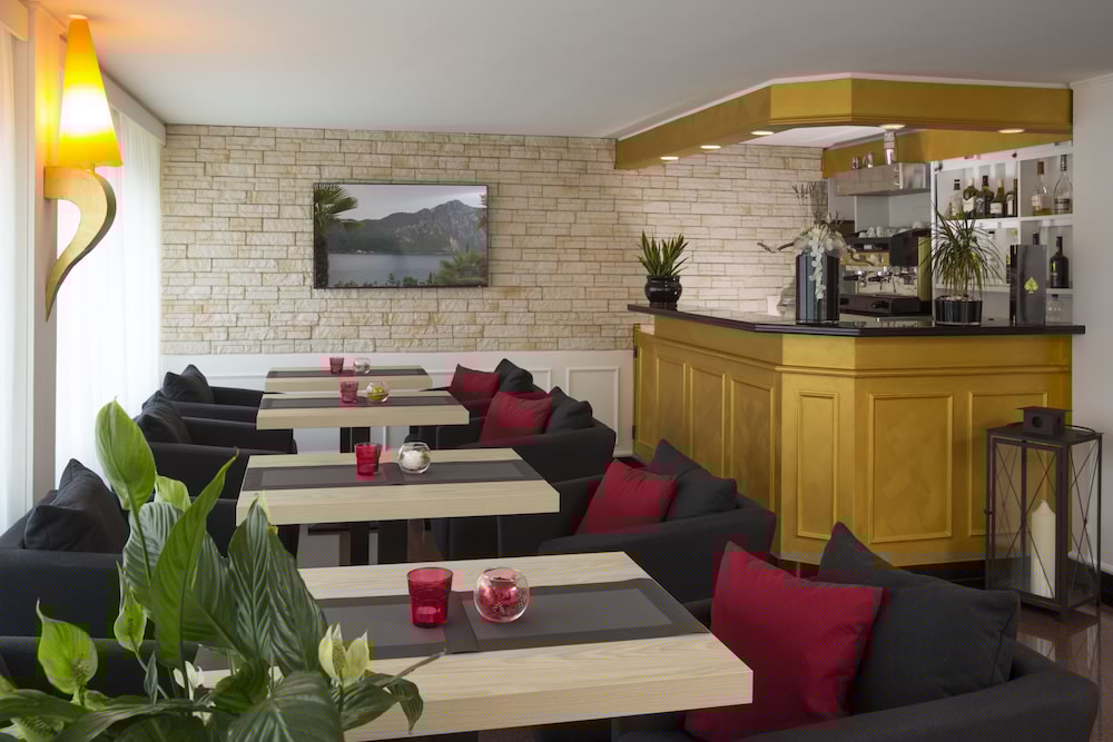 Hotel Campione 66/74