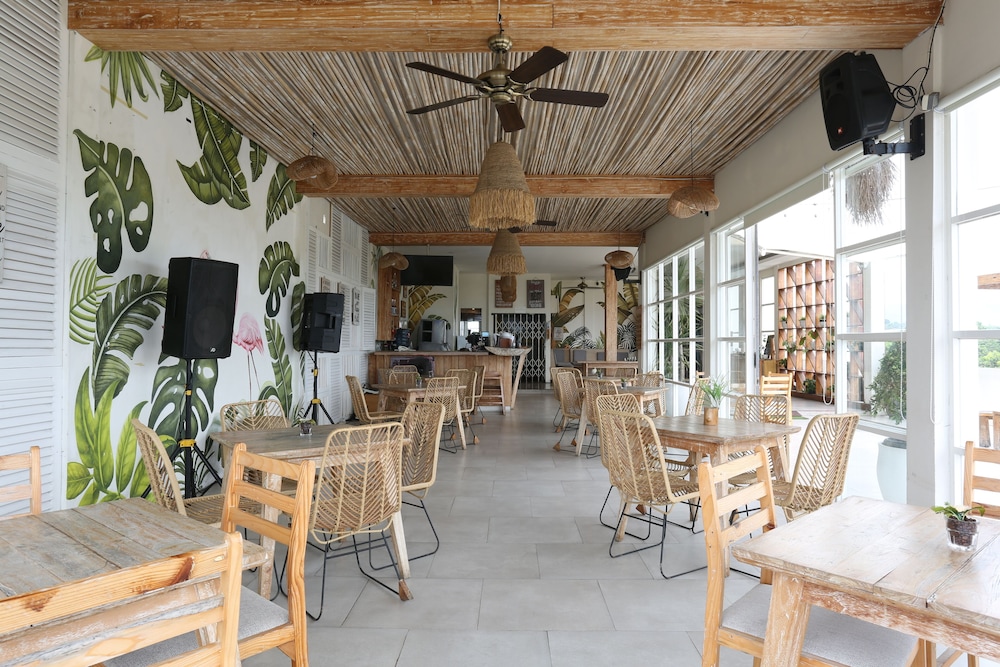 Luminor Hotel Banyuwangi Yos Sudarso 56/70