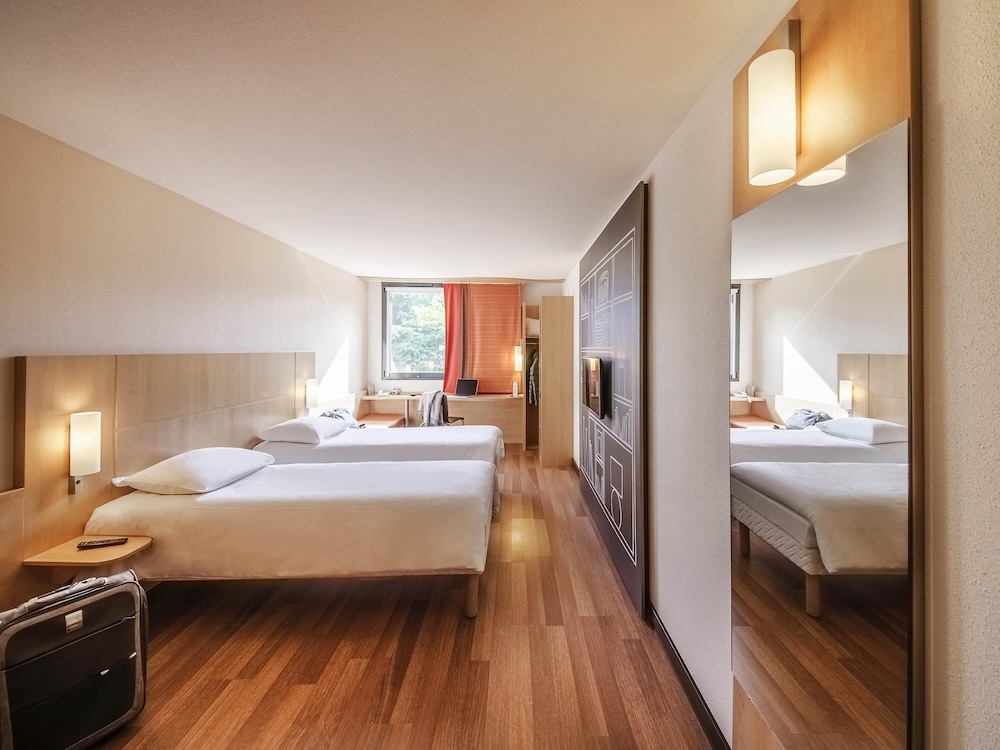 Room, Twin Beds