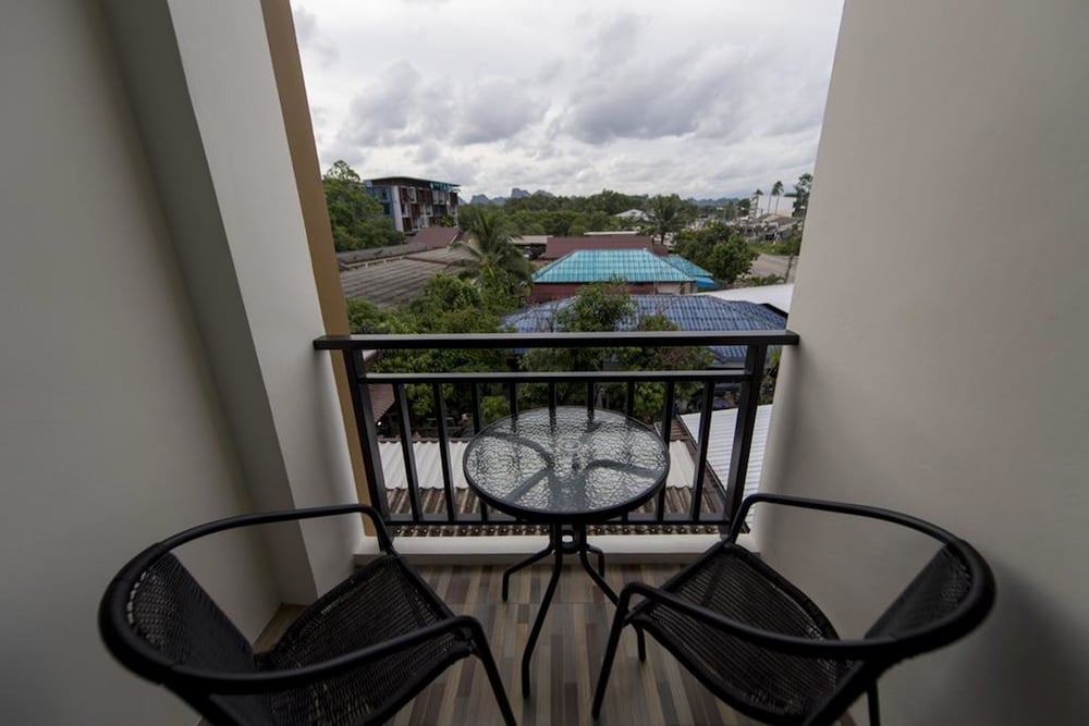 Circle Inn Ao Nam Mao 18/24