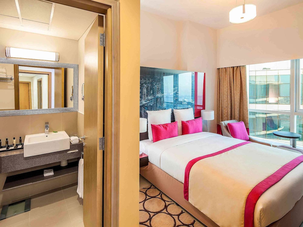 4 BEDROOMS, APARTMENT