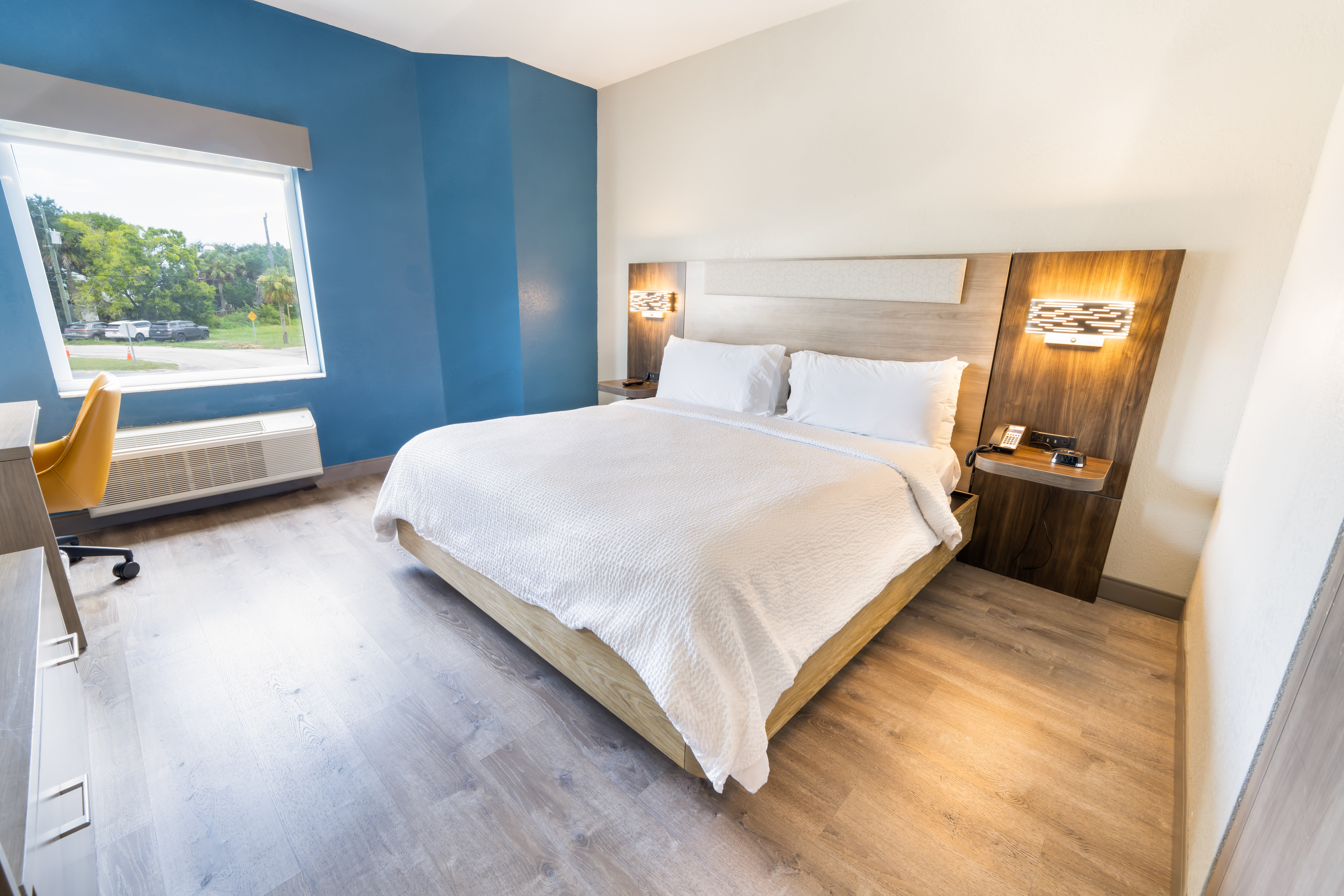 STANDARD, KING BED