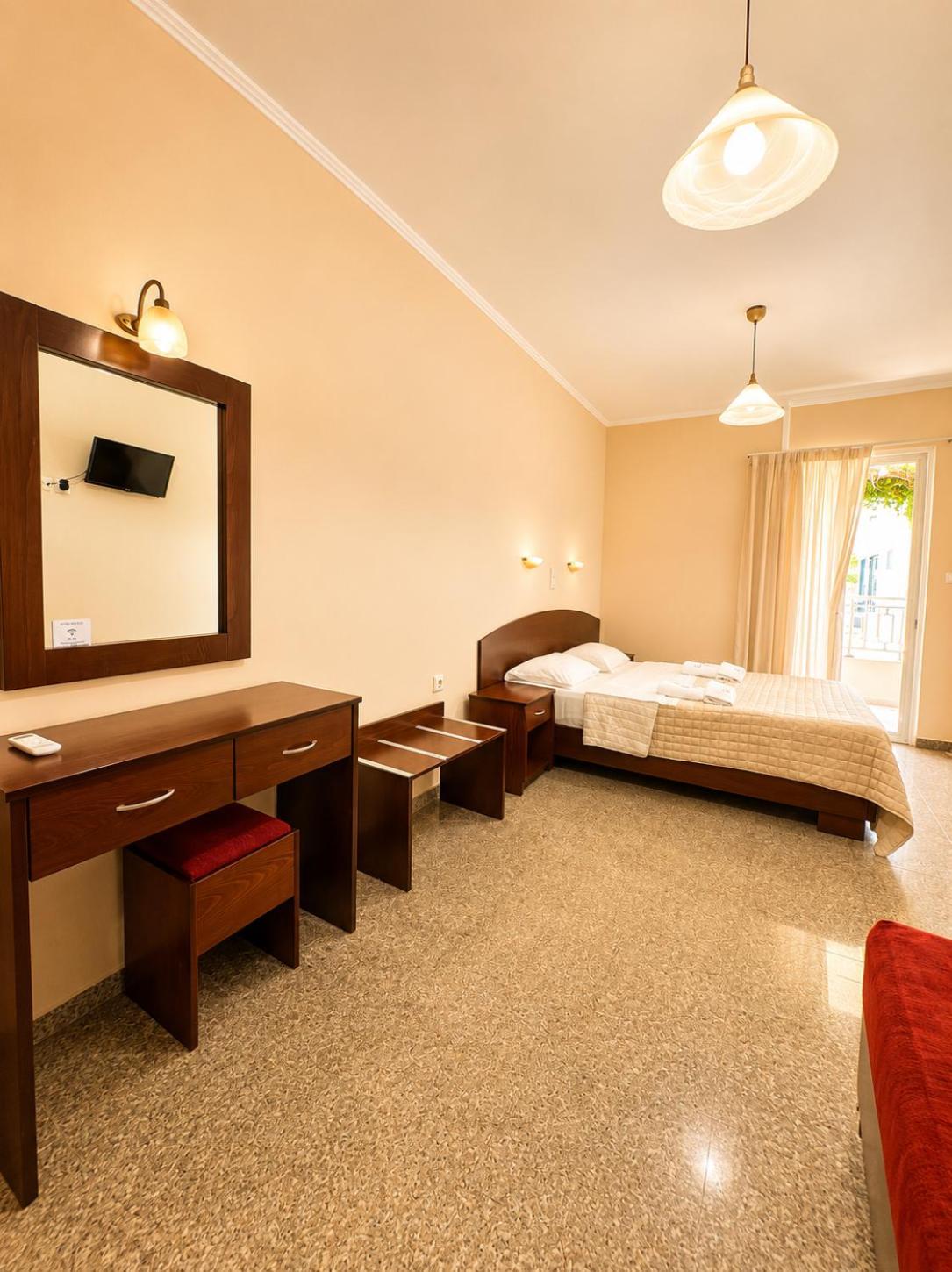 Kalias Hotel 32/51