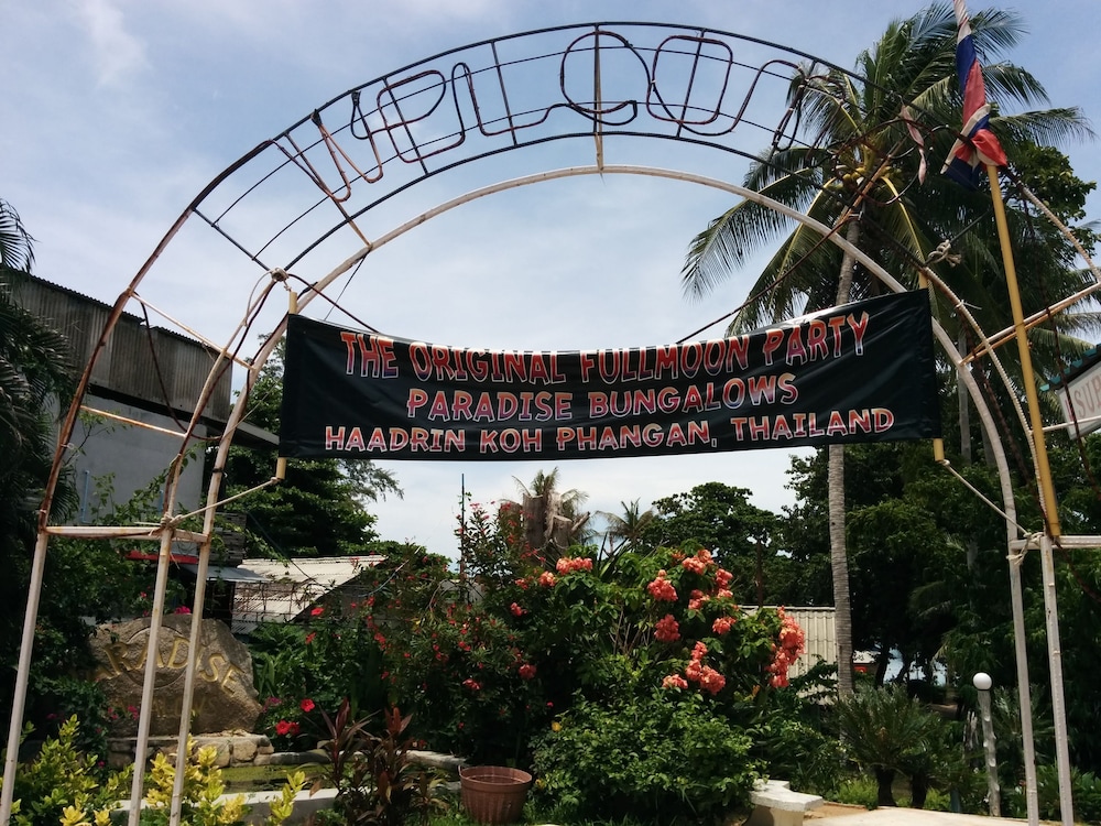 Paradise Bungalows 7/69