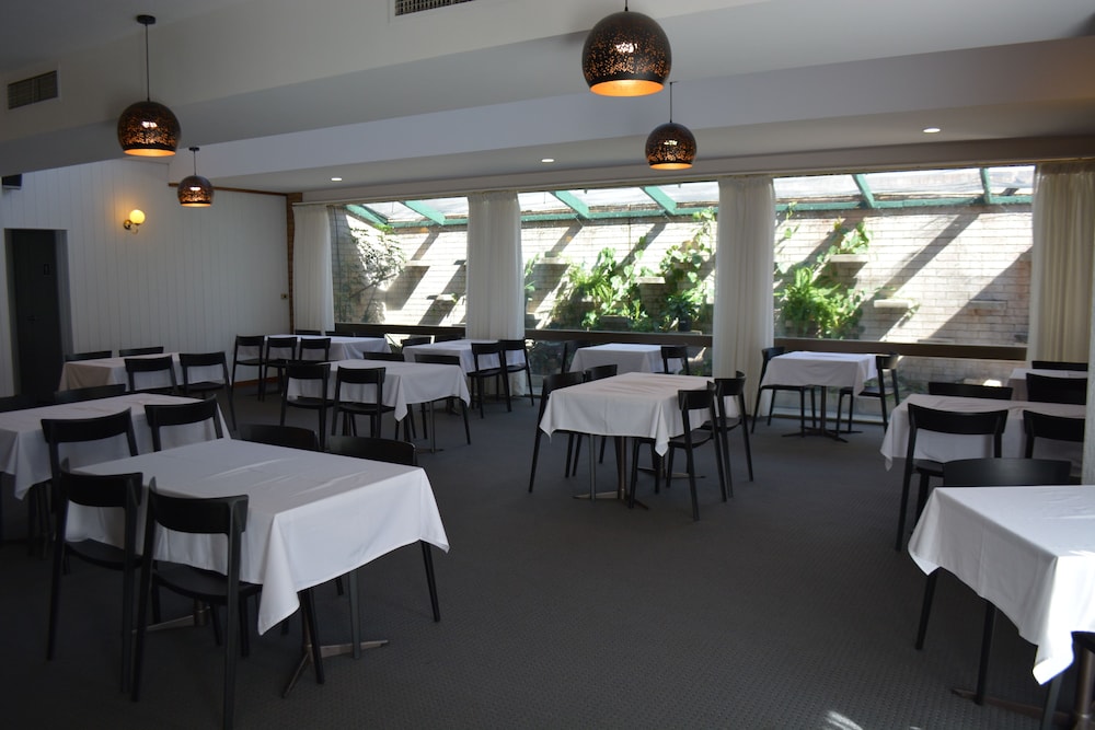 SPA VILLAGE TRAVEL INN 33/41