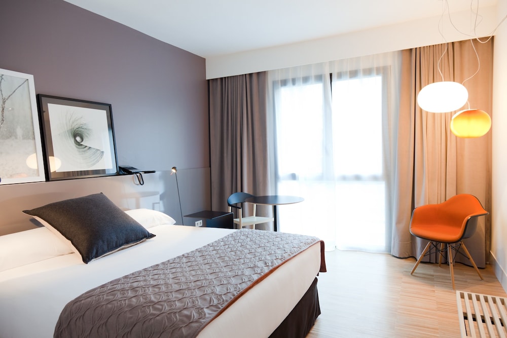 Alexandra Barcelona Hotel Curio Collection By Hilton 9/90