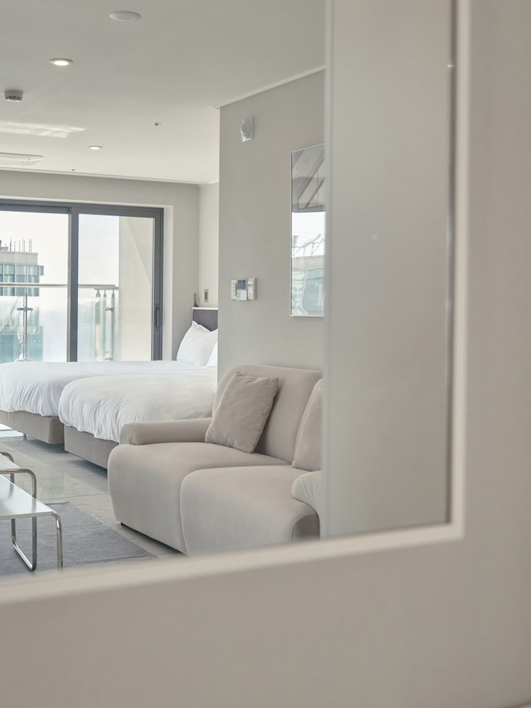 Y Collection Haeundae Beach 16/32