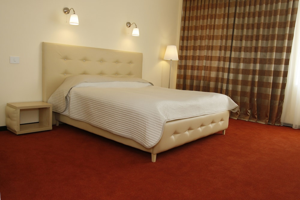 Hotel Capitol 22/55
