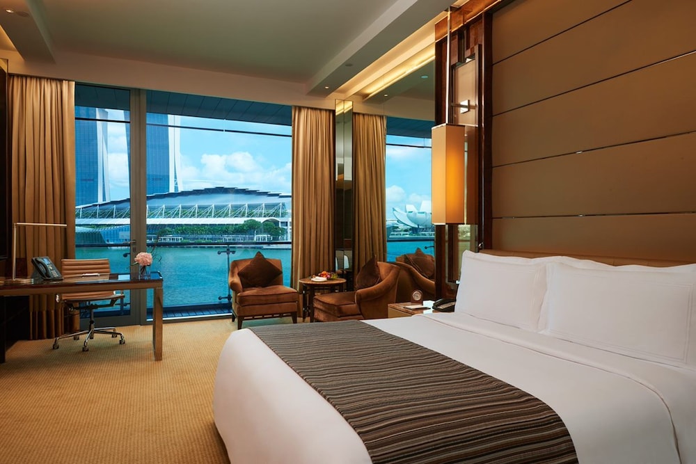 The Fullerton Bay Hotel Singapore 23/79