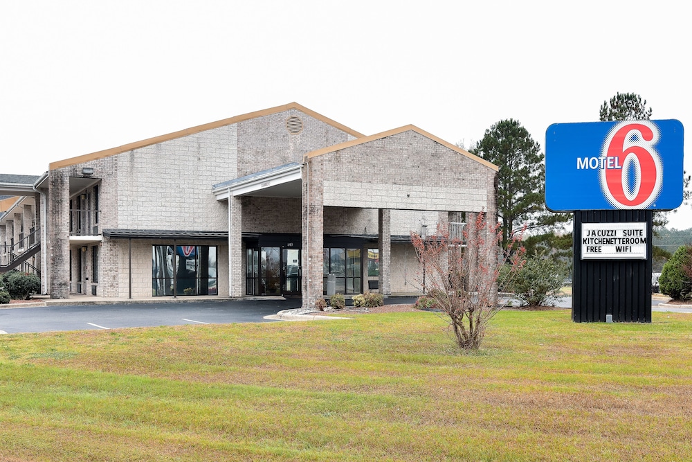 Motel6 Kenly, NC 34/41