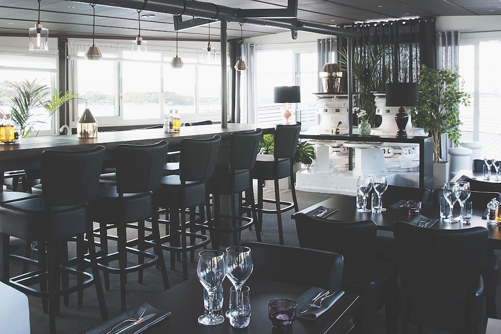 Malardrottningen Hotel 51/56