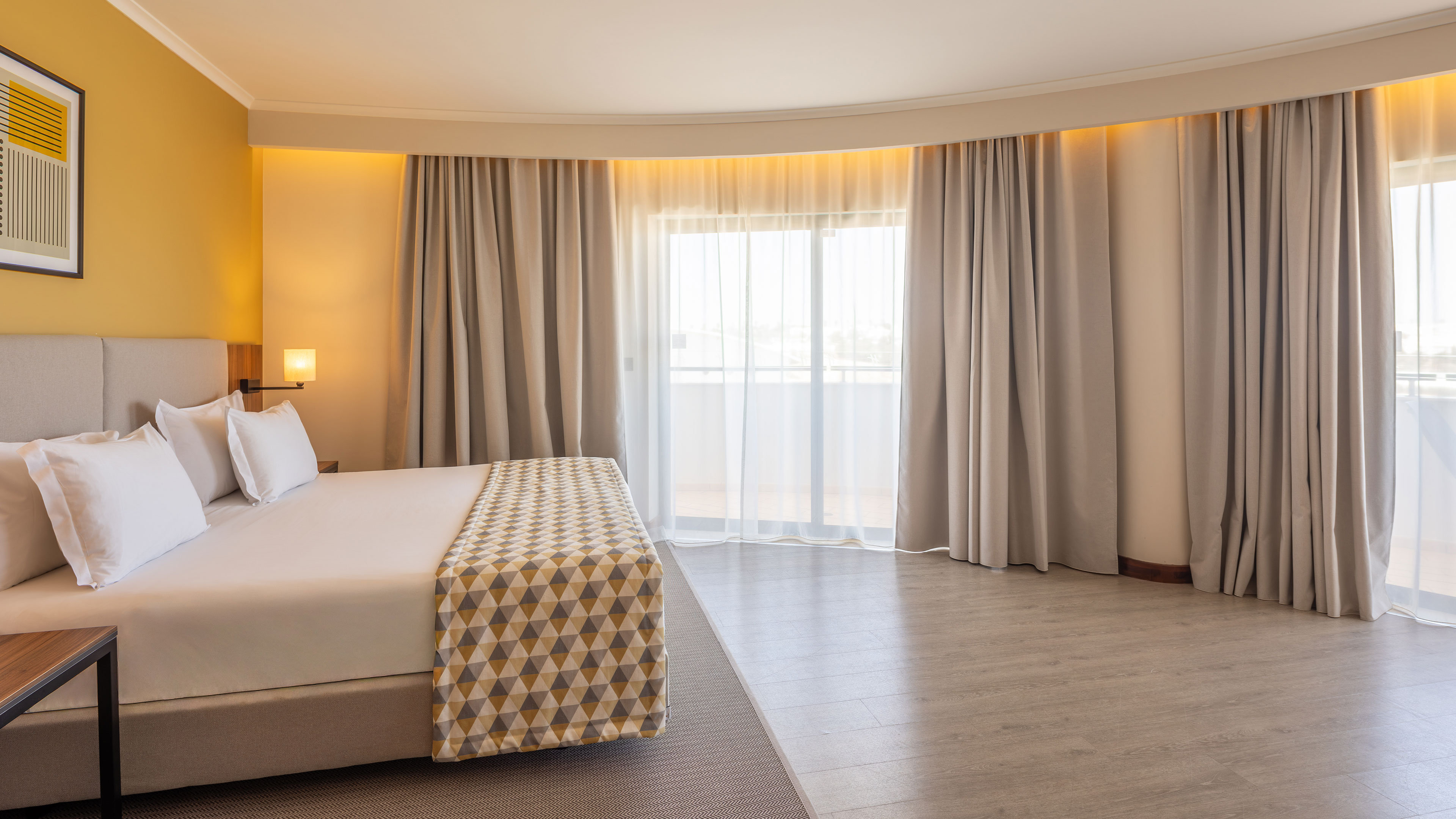 Holiday Inn Algarve Albufeira by IHG 14/79