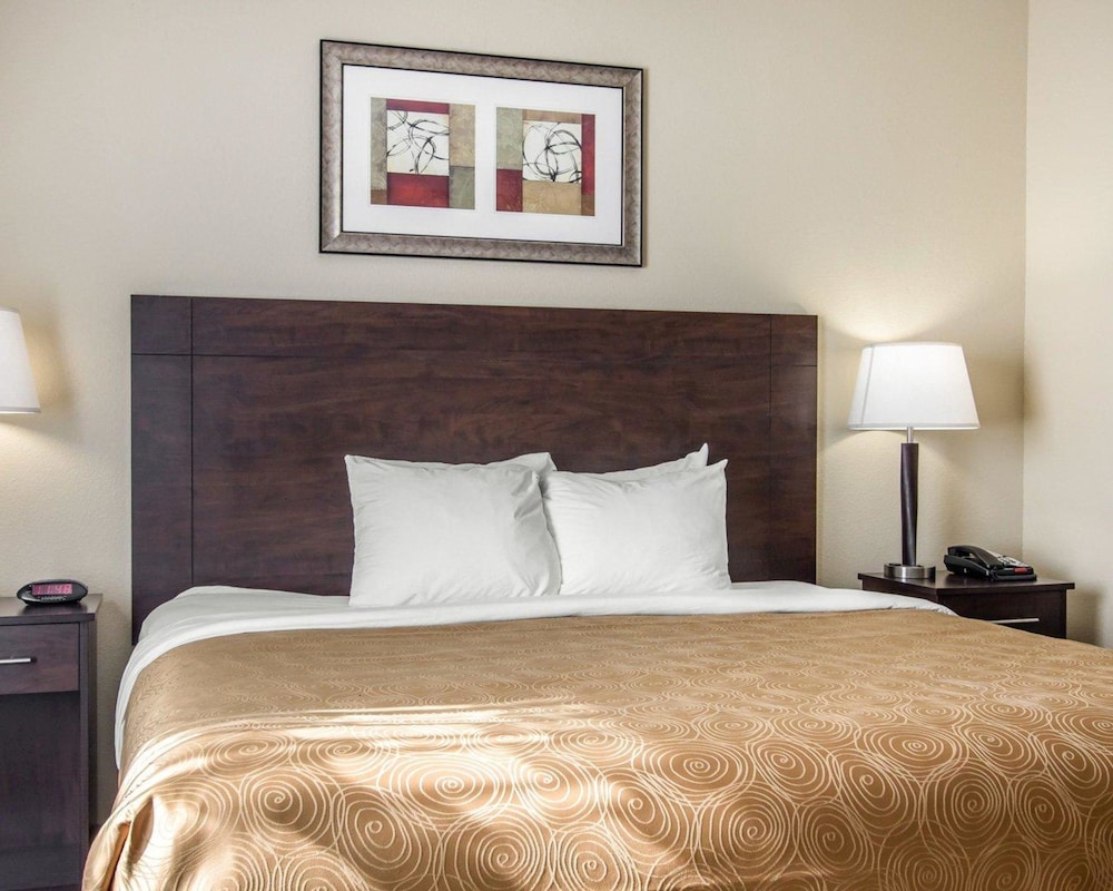 Mainstay Suites Meridian 15/43