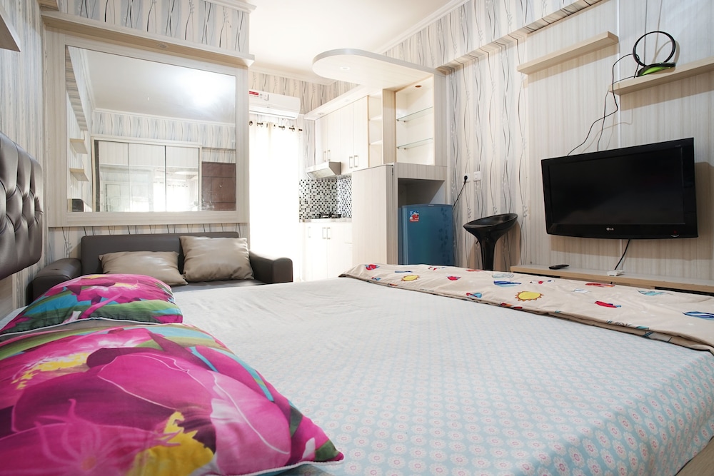 Planet Room Kemang View by ZUZU 9/23