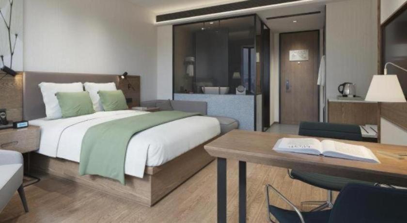 GreenTree Inn Qingdao Laixi High-speed Railway Station Shenzhen Road Express Hotel 17/47