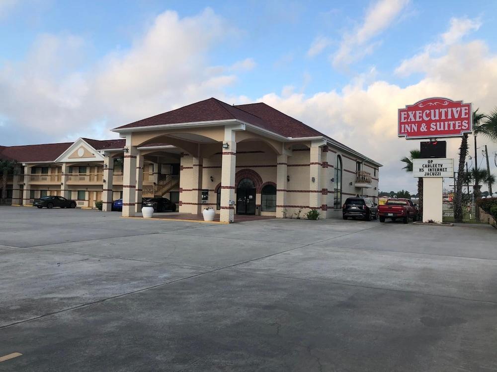 Porter Executive Inn & Suites 9/12