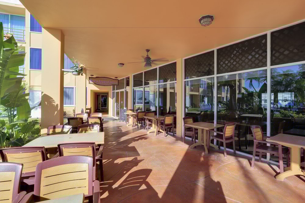 Dolphin Beach Resort 26/61