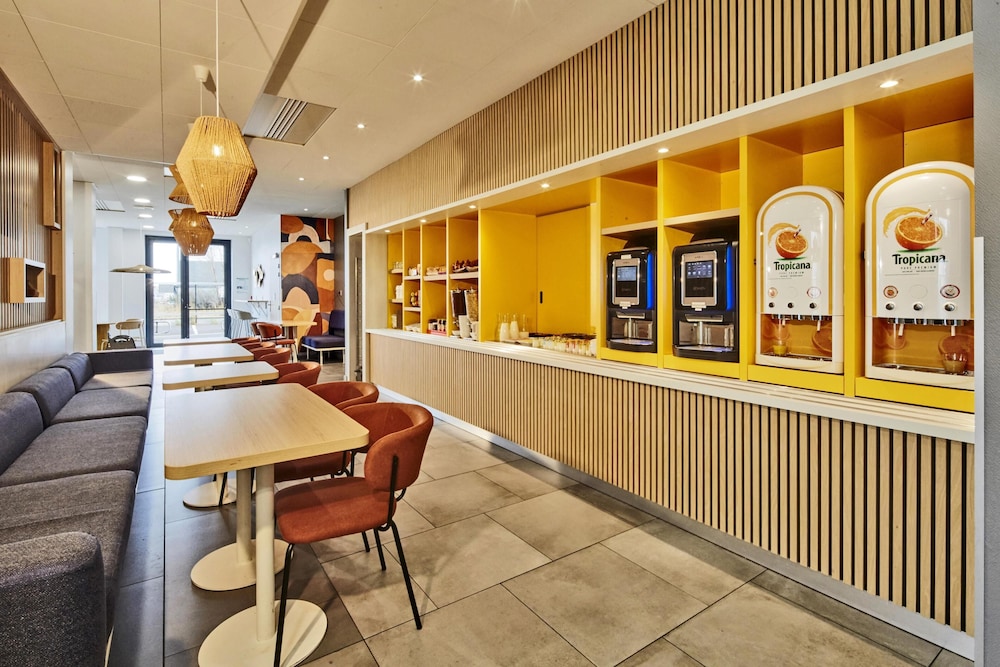Kyriad ECO - Clermont Ferrand Estaing 33/42