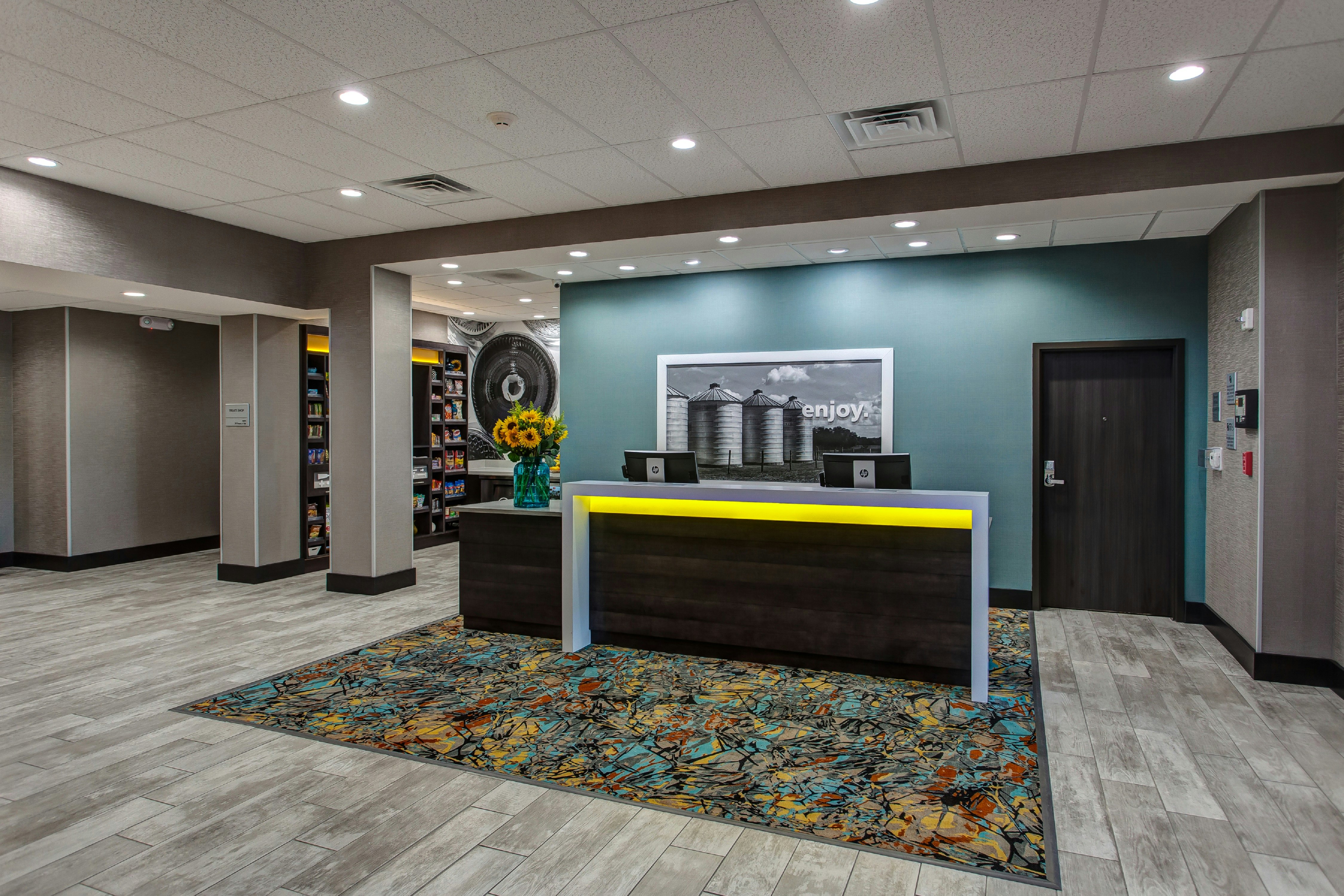 Hampton Inn Suites Wichita Airport Ks 6/35