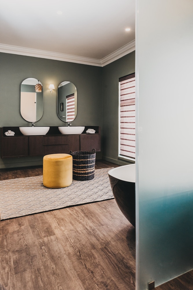 The Feather Hill Boutique Hotel 6/29