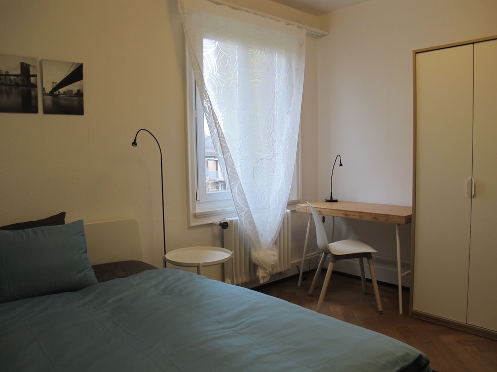 Newly Furnished Apartments In Zurich 9/50