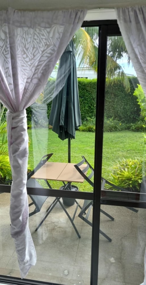 The Samoan Outrigger Hotel 24/50