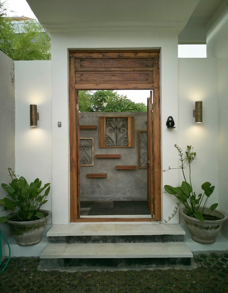 Villa Beraban Seminyak 5/50