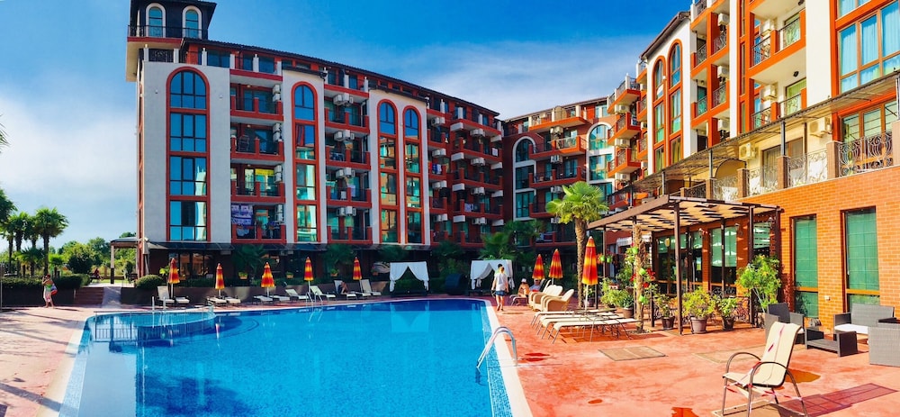 Chateau Del Marina Complex Apartments 14/20