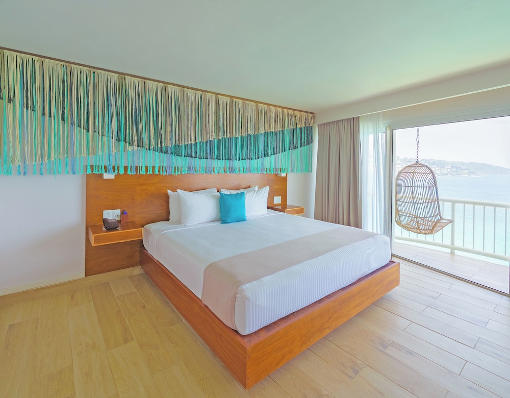 Royal, Suite, King Bed, Ocean View