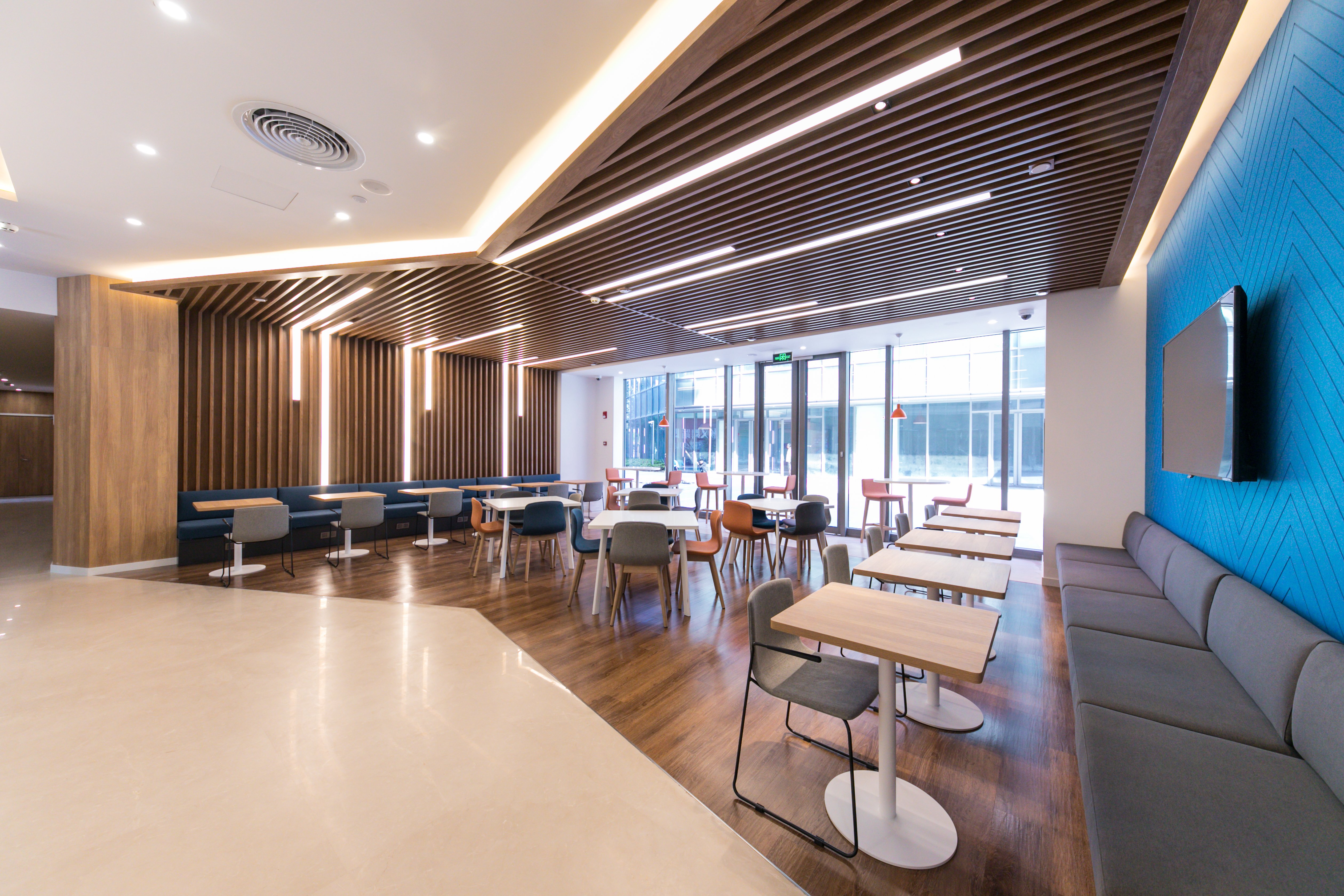 Holiday Inn Express Shanghai Tangzhen 43/63