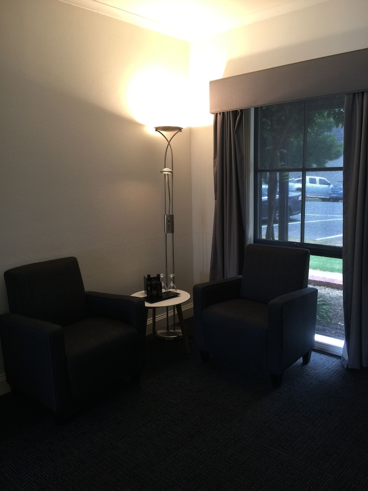 Caledonian Motel Hotel 26/38