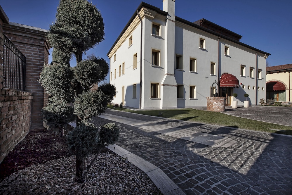 Albergo Antica Corte Marchesini 41/50