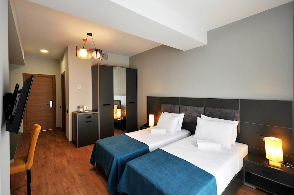 STANDARD, DOUBLE OR TWIN BED