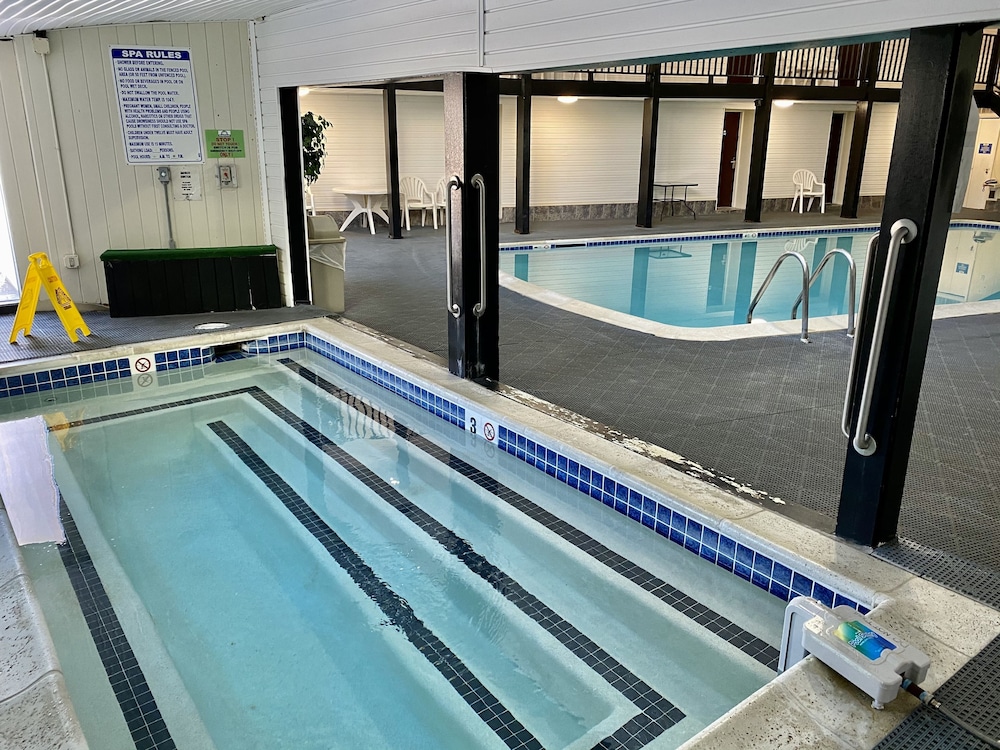 Beacon Inn and Suites 33/40