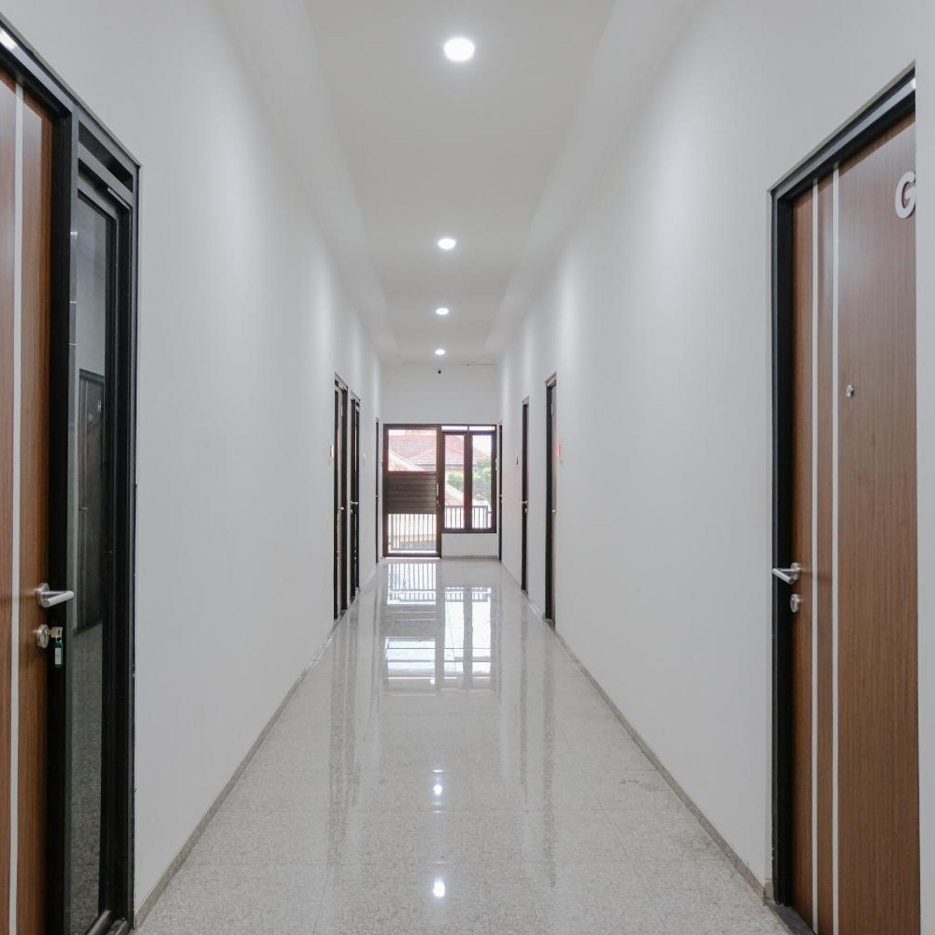 OYO 1038 Embun Pagi Syariah Residence 42/50