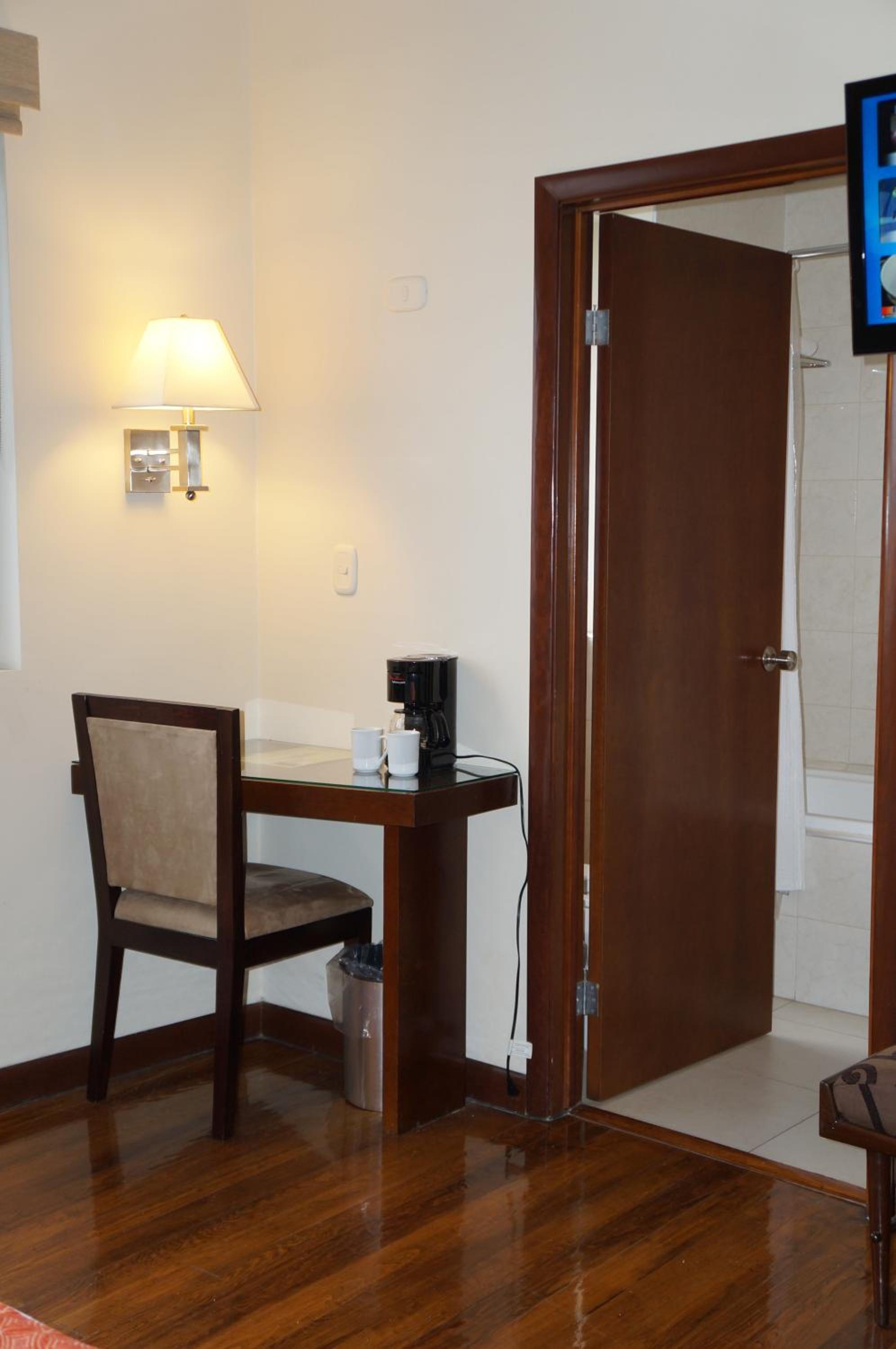 Hotel Plaza Chihuahua 6/50