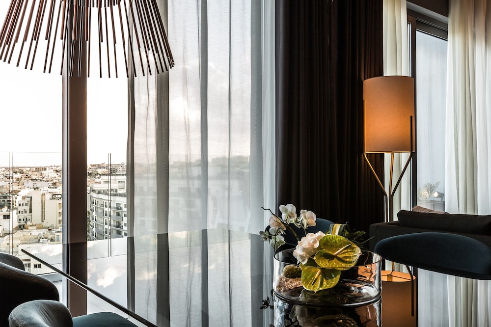 Intercontinental Malta 34/83