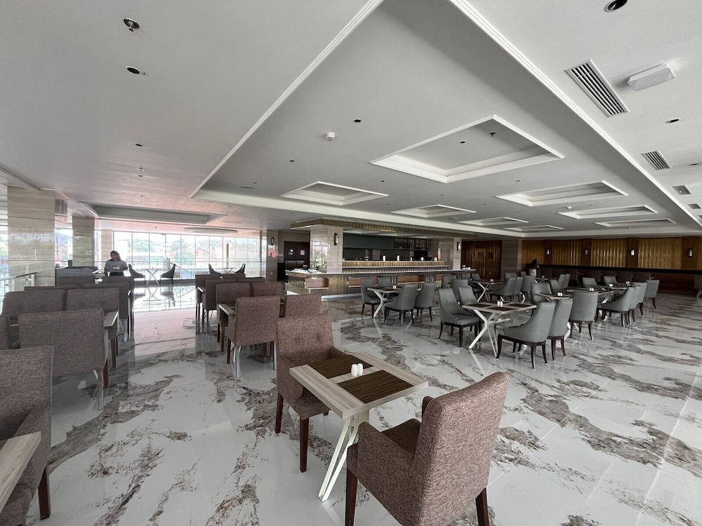 Grand Travello Hotel Bekasi 14/22
