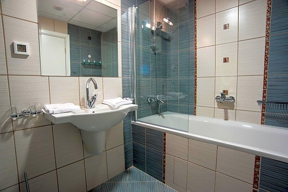 C Comfort Hotel 49/50