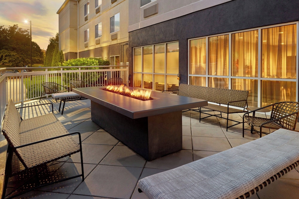 Fairfield Inn And Suites Frederick 25/50